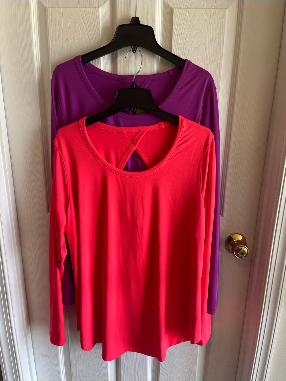 2 EUC Women’s LIVI by Lane Bryant Long-Sleeve Scoop Neck Tops size 18/20